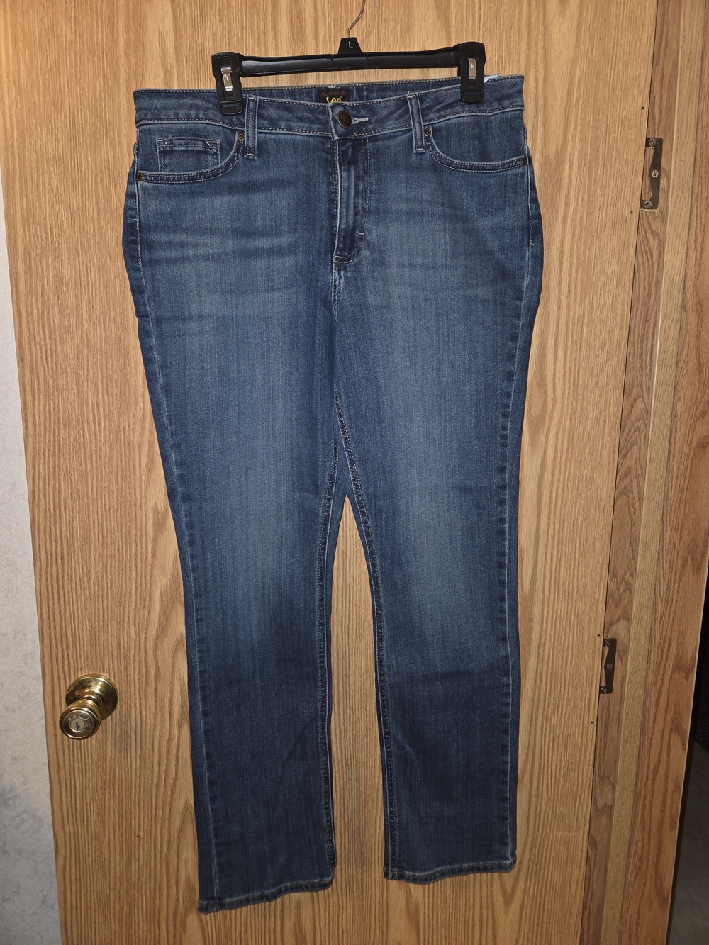 Lee Classic Mid-Rise Straight Leg Blue Jeans